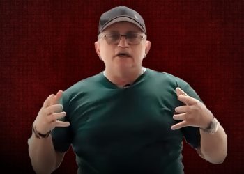 Fundador de ONG em Manaus abusava de mulheres em troca de comida e kits de higiene, afirma polícia