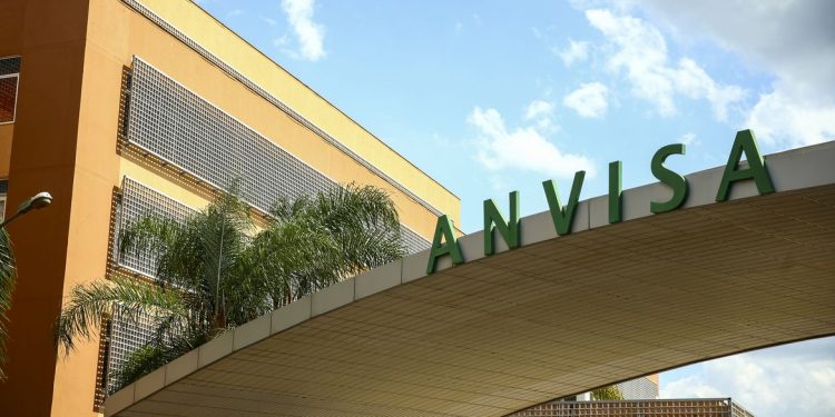 Anvisa proíbe produtos com fenol em procedimento de saúde ou estético