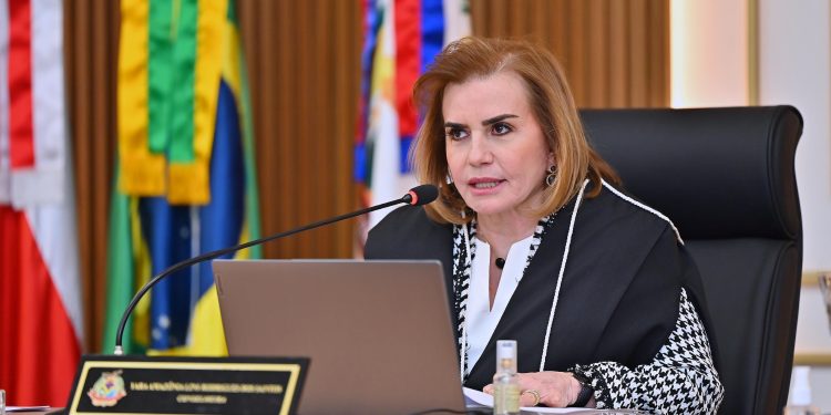 Concurso de artigos científicos do TCE-AM premiará dez vencedores