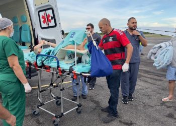 Governo do Amazonas inicia transferência para Manaus das vítimas de acidente na BR-174