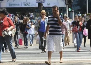 Desemprego recua para 7,1%, o menor do trimestre desde 2014