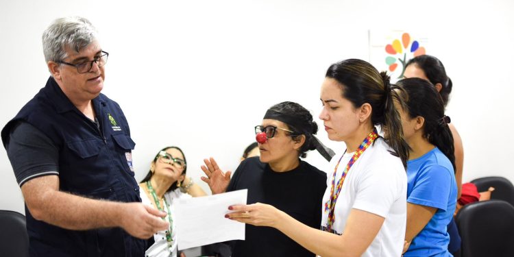 Procon-AM autua hospital particular por demora no atendimento a crianças autistas