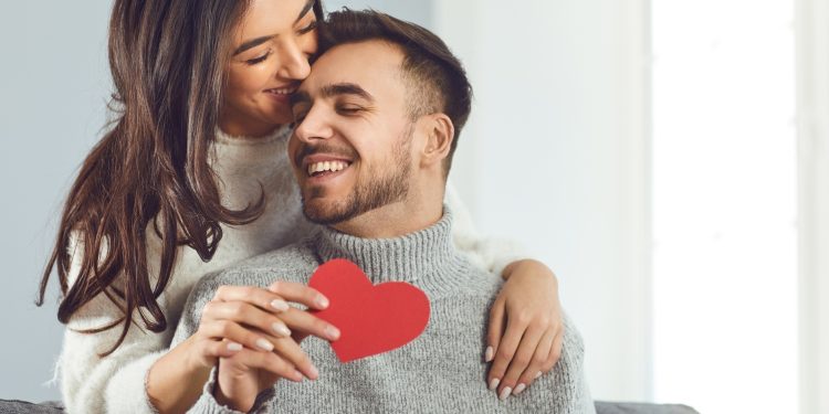 Concurso premia histórias de amor com viagem de R$ 5 mil