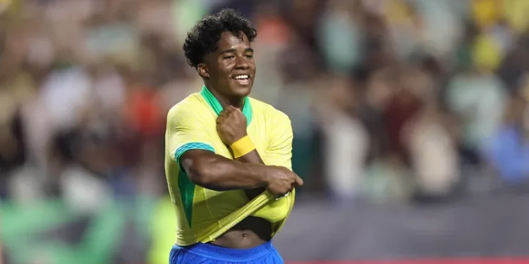 Endrick pode quebrar recorde de Pelé, mas tenta se afastar de comparações ‘malucas’