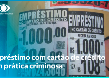 Cartaz com anúncios de empréstimo com cartão de crédito