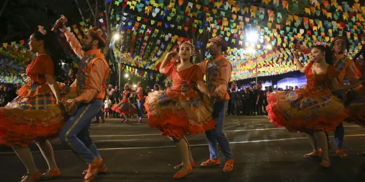 Quadrilhas juninas são reconhecidas manifestação da cultura nacional