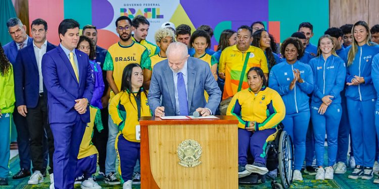 Governo federal reajusta Bolsa Atleta em 10,86%