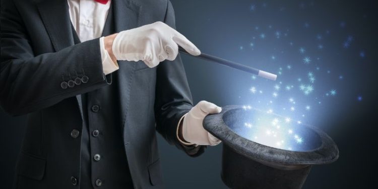 Show de mágica traz universo ilusionista para as crianças na zona Leste de Manaus