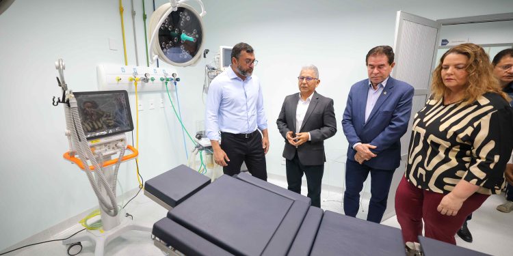 Governador Wilson Lima reinaugura Centro Cirúrgico da Fundação Hospitalar Alfredo da Matta