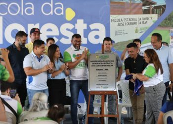 Governador Wilson Lima inaugura primeira Escola da Floresta na RDS de São Sebastião do Uatumã