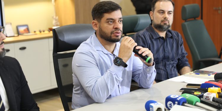 UEA lança editais do Vestibular 2024, acesso 2025, e SIS