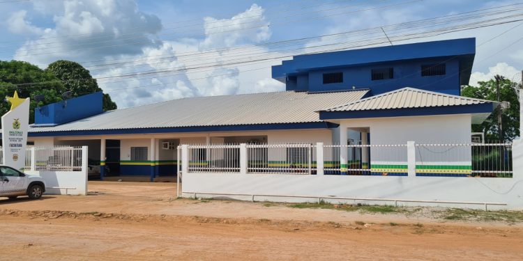 Em Itacoatiara, mulher envolvida em roubo qualificado a idoso é presa pela Polícia Civil