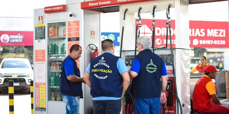 Procon-AM notifica 100 postos de combustíveis após alta no preço da gasolina