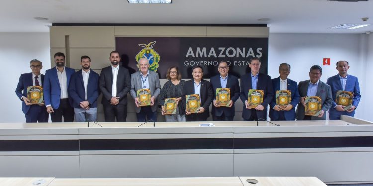 Governador Wilson Lima reúne com comitiva de embaixadores da Ásia e propõe ações de cooperação