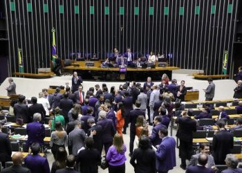 Entenda o que muda com Novo Ensino Médio aprovado na Câmara dos Deputados