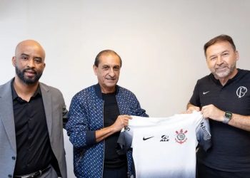 Corinthians anuncia a contratação do técnico Ramón Díaz, ex-Vasco
