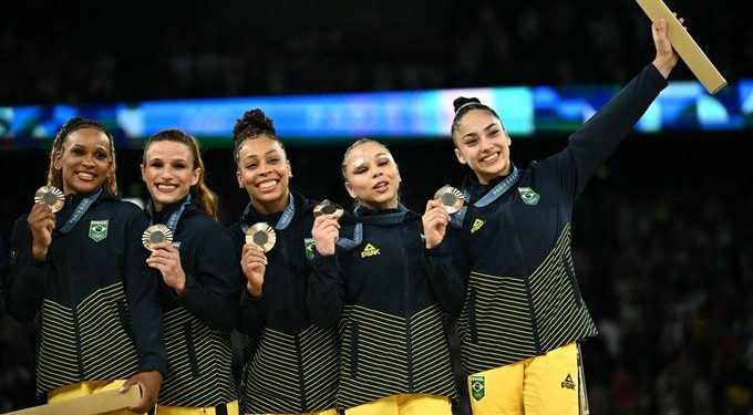 Equipe feminina conquista bronze na ginástica artística em Paris