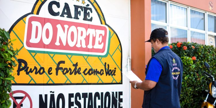 Procon-AM notifica empresa fabricante de café a prestar esclarecimentos sobre venda de produto com impurezas