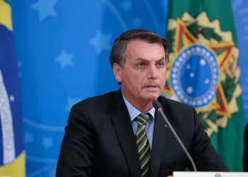 PF vai indiciar Bolsonaro nos inquéritos das joias e dos cartões de vacinas