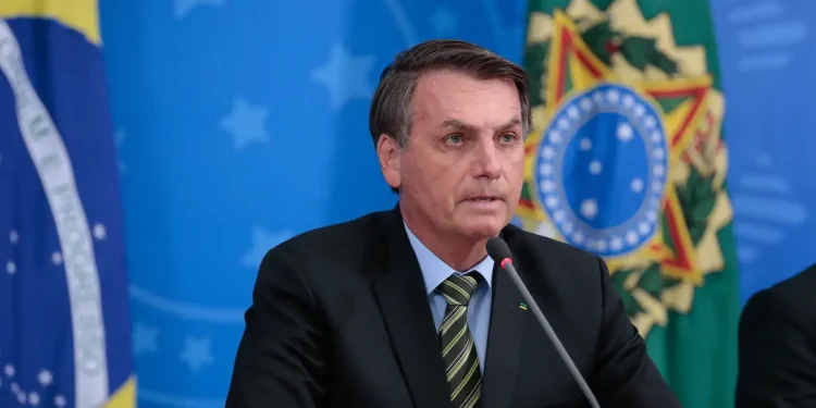 PF vai indiciar Bolsonaro nos inquéritos das joias e dos cartões de vacinas