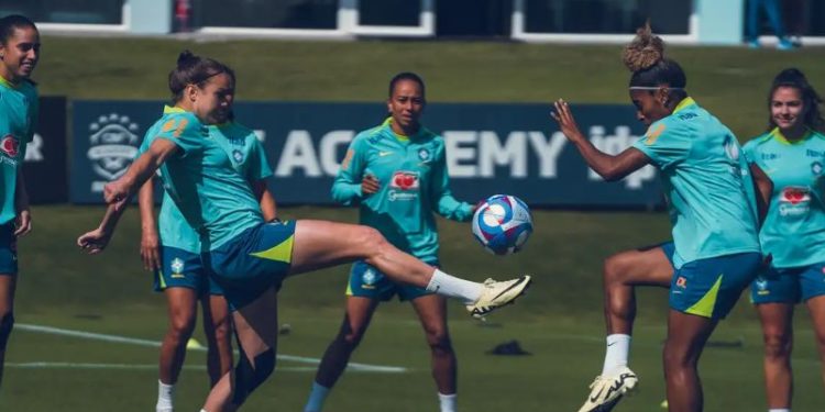 Seleção feminina de futebol entra em reta final de preparação para Paris