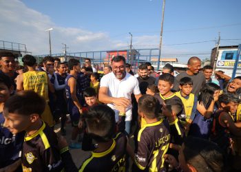 Governador Wilson Lima entrega Campo do Vermelhão revitalizado no bairro Mauazinho