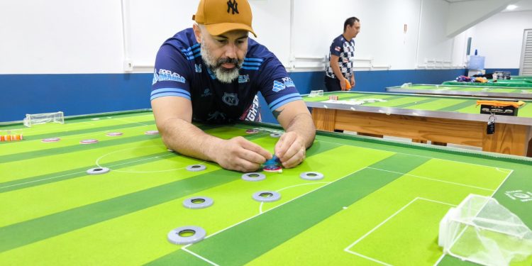 ‘Taça de Futebol de Mesa’ promove inclusão e diversão em Manaus