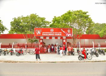 Boi Garantido reinaugura Universidade do Folclore Paulinho Faria