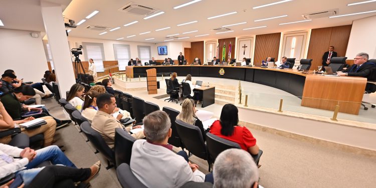 TCE-AM multa gestora do SPA da Zona Norte em 13,6 mil