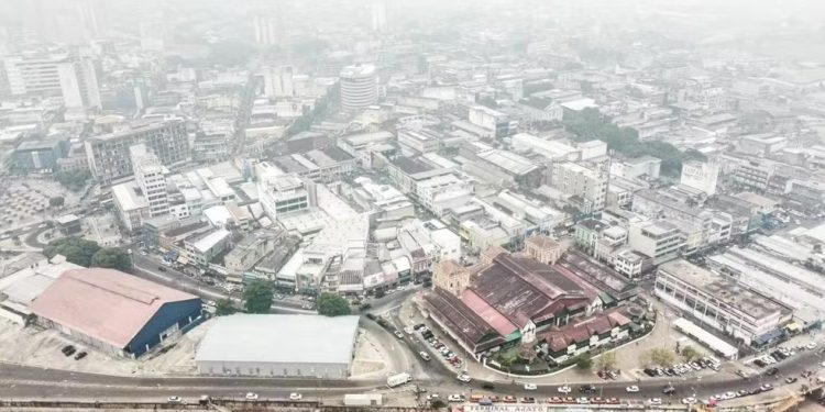 Fiocruz recomenda uso de máscaras durante período crítico de exposição à fumaça em Manaus