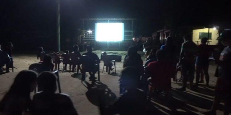 Projeto Cine Beiradão leva cinema às comunidades ribeirinhas de Manaus