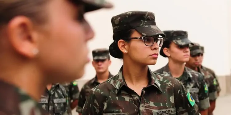 Mulheres poderão se alistar no serviço militar aos 18 anos