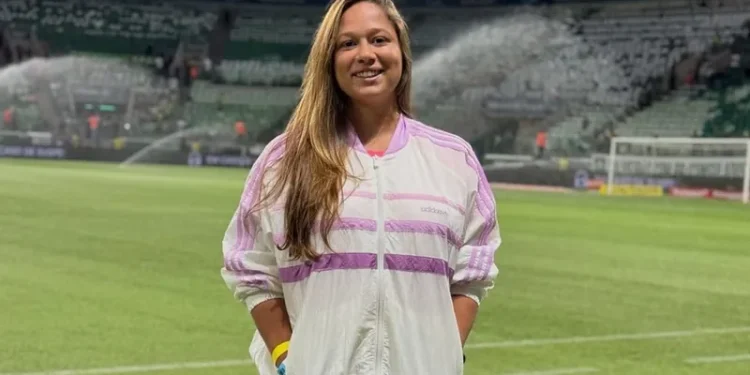 Repórter brasileira é agredida por jornalista boliviano em jogo da Libertadores