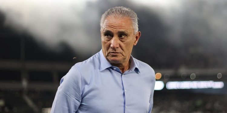 Tite passa mal após jogo na Bolívia, volta ao RJ e é encaminhado para hospital
