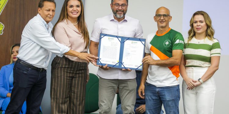 Governador Wilson Lima destina R$ 10 milhões para instituições sociais do Amazonas
