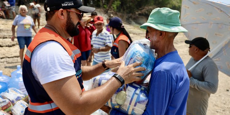 Operação Estiagem da Prefeitura de Manaus levará ajuda humanitária a mais de 7 mil famílias ribeirinhas