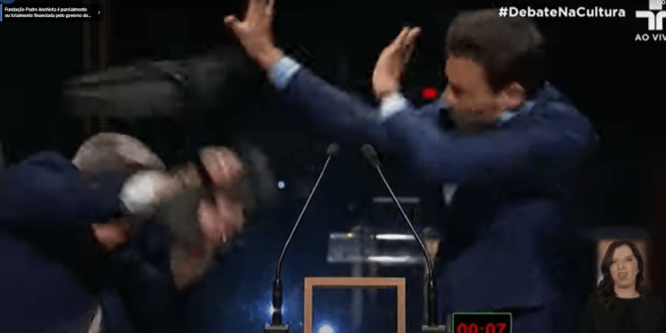 Campanha de Nunes teme que ‘cadeirada’ vitimize Marçal e o leve ao 2º turno em SP