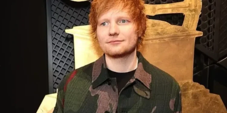 Ed Sheeran chega ao Brasil e vai ao Maracanã assistir jogo da Libertadores