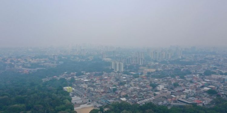 Manaus amanhece com péssima qualidade do ar devido à fumaça
