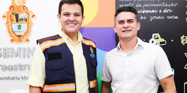 Prefeito David Almeida reconduz Renato Junior para o comando da Seminf