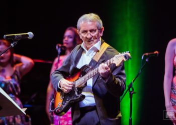 Teatro Gebes Medeiros recebe espetáculo Saber Selvagem, de Adelson Santos, no domingo (27)