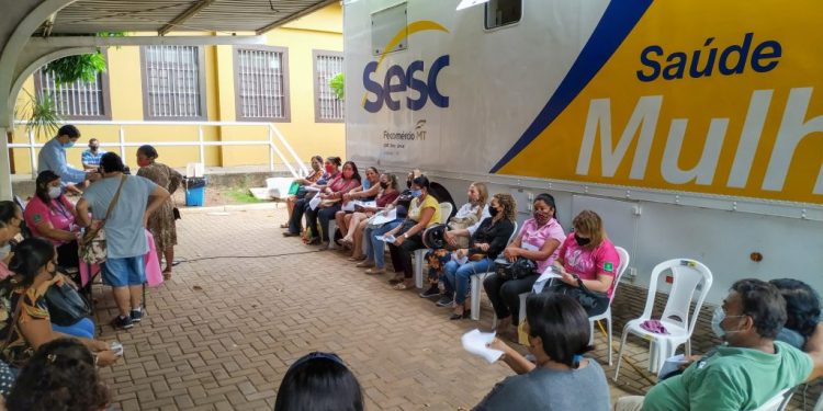 Unidade móvel ‘Sesc Saúde Mulher’ oferece exames gratuitos de mamografia e papanicolau