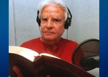 Cid Moreira narrou Bíblia, trabalhou na Rádio Bandeirantes e até apresentou podcast