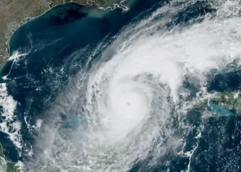 Furacão Milton tem ‘alto potencial destrutivo’ e pode ser o pior do século