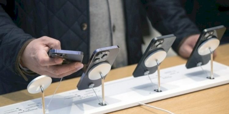 Apple não consegue diferenciar iPhones falsos e perde mais de R$ 13 milhões