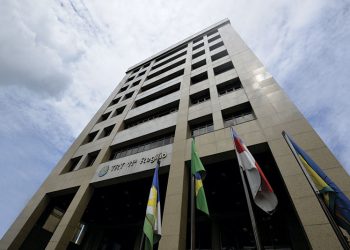 TRT-11 divulga leilão de R$ 13 milhões com imóveis, flutuante e fazendas