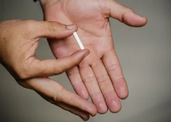 Anvisa suspende venda e propaganda de ‘chips da beleza’