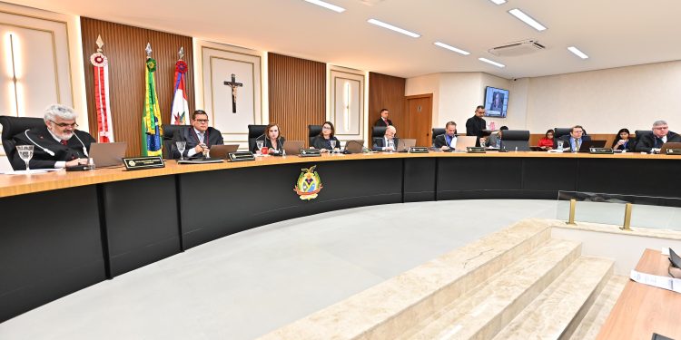 TCE-AM multa presidente da Câmara de Humaitá em R$ 175,4 mil