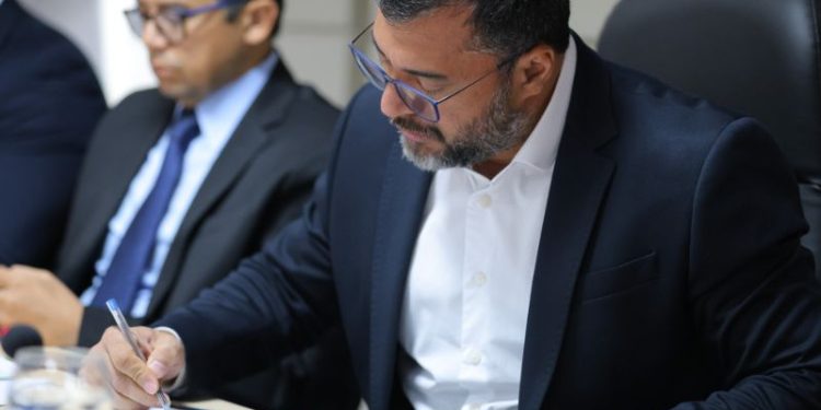 Wilson Lima decreta ponto facultativo nos dias 25 e 28