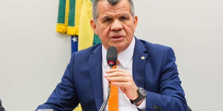Bosco Saraiva diz que ficará sem partido até 2026